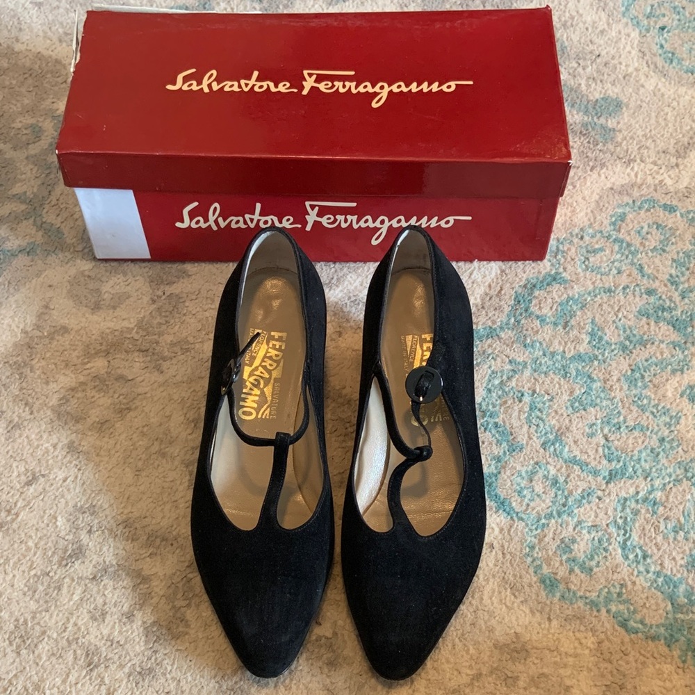 Vintage Salvatore Ferragamo Black Suede Heels size 7.5